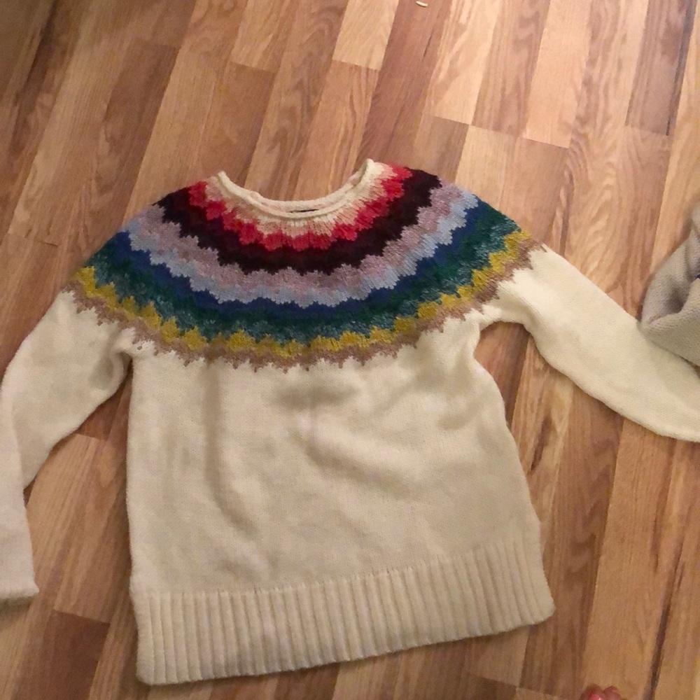 Scoop neck sweater